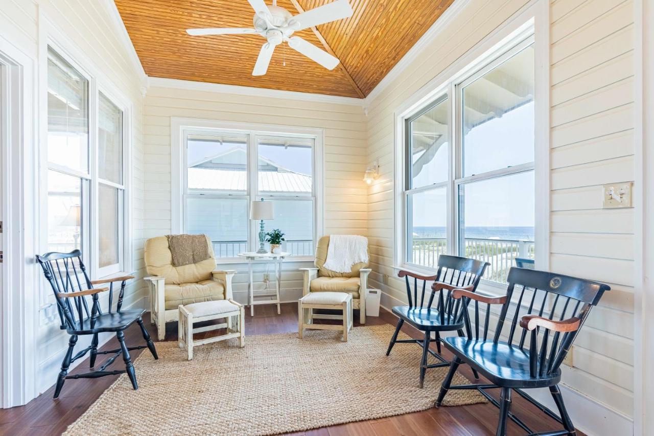 Hunker Down Gulf Winds Holiday home