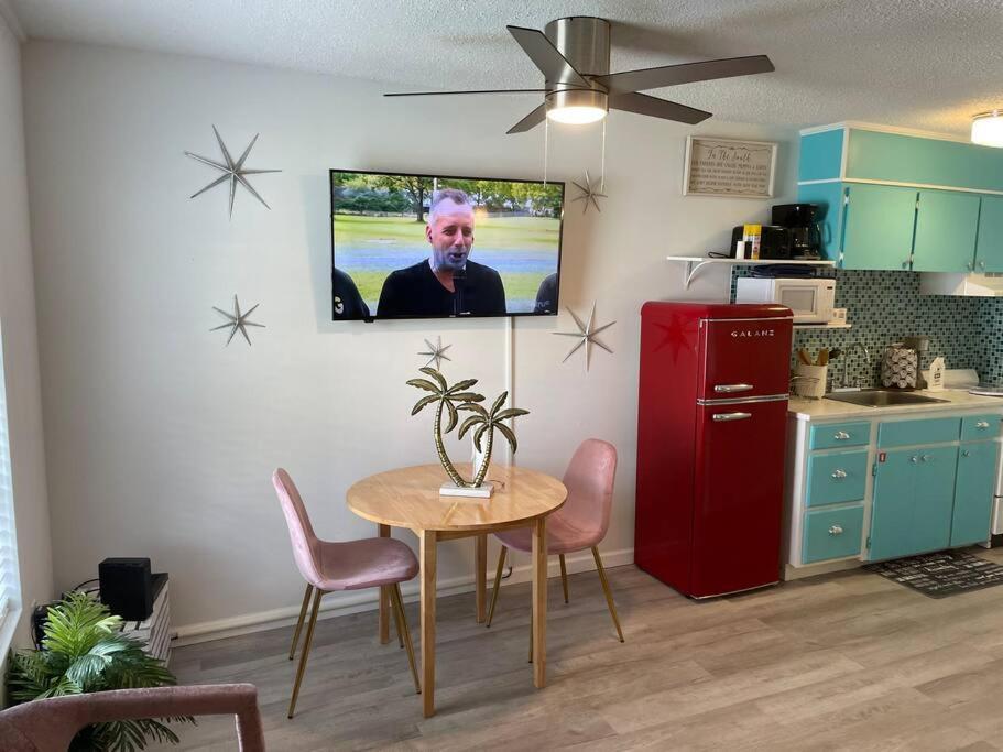 Apartment Getaway Steps Away From The Pool! Gulf Shores