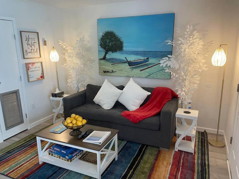 Getaway Steps Away From The Pool! Apartment Gulf Shores