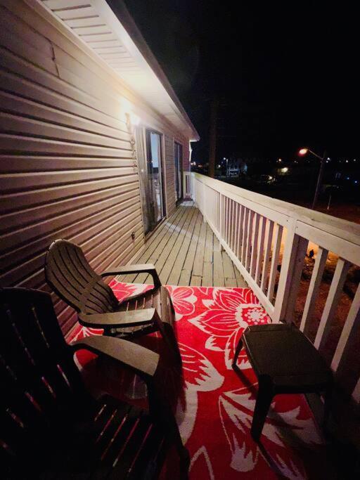 Renovated With Access And 5 Min From Hangout