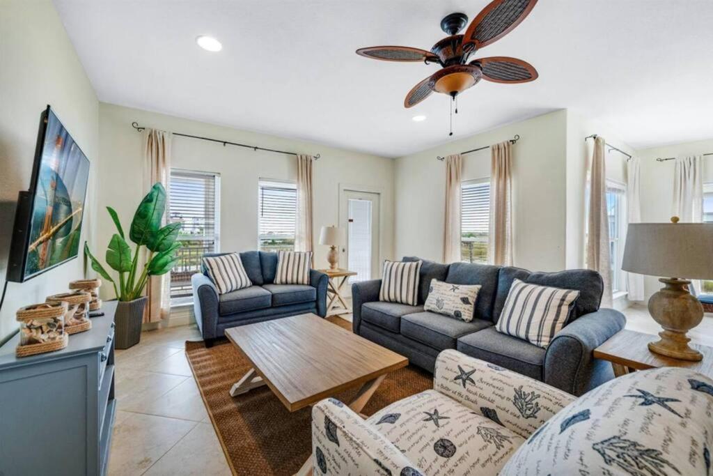 Holiday home Pet Friendly Ft Morgan W/ Views!