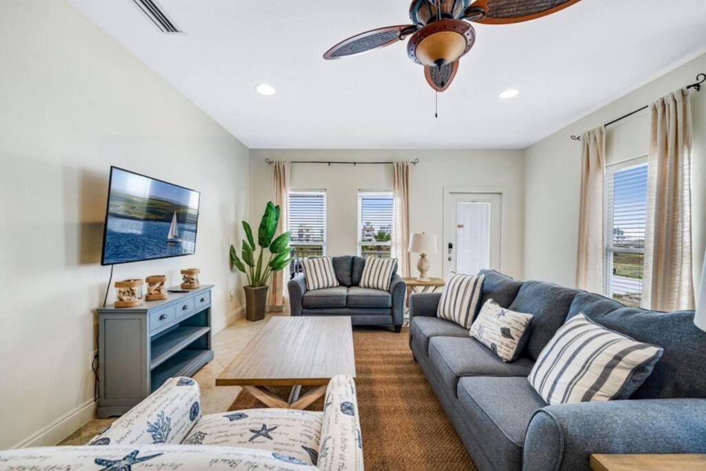 Pet Friendly Ft Morgan W/ Views! Holiday home *