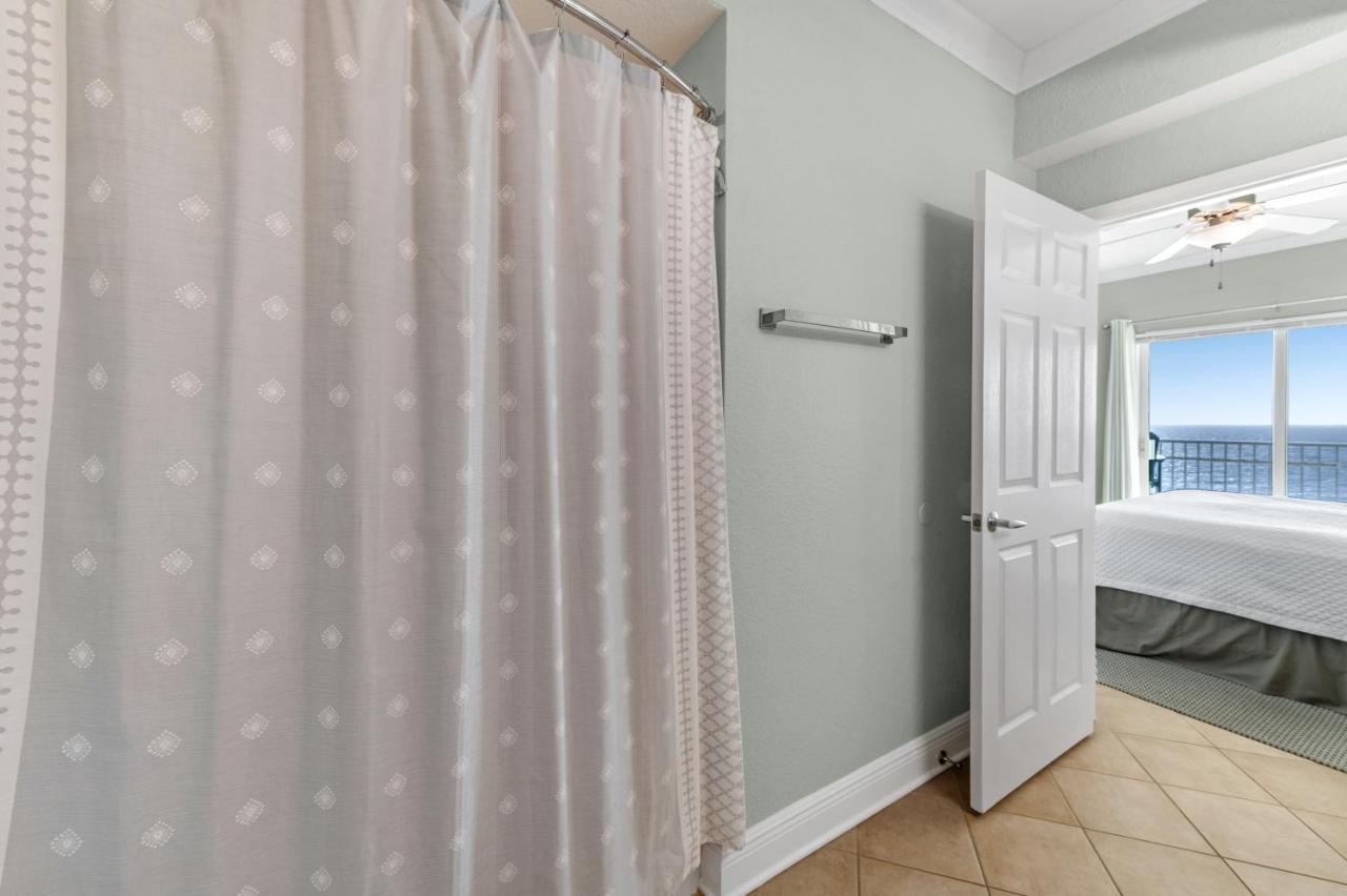 Crystal Shores West Unit 701 *