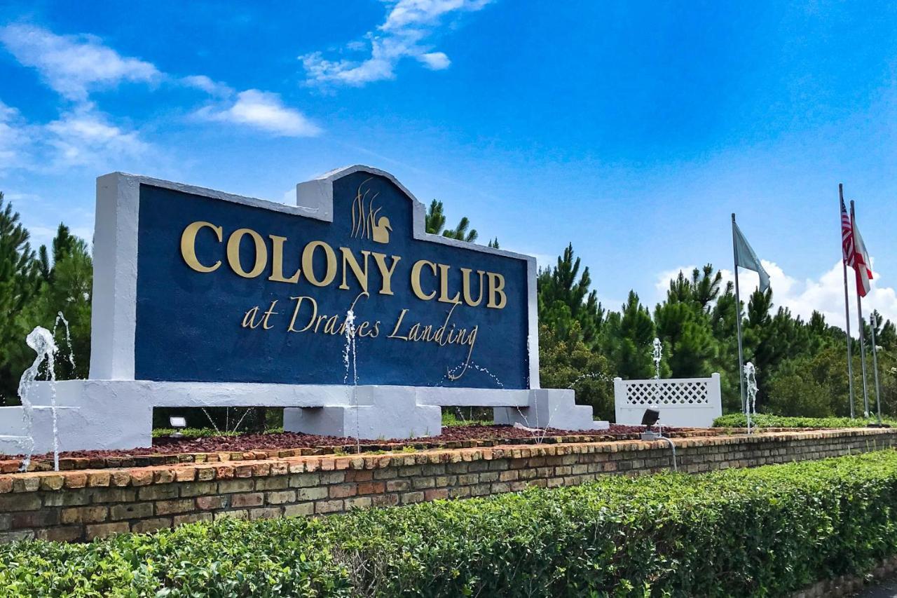 Colony Club E1 *