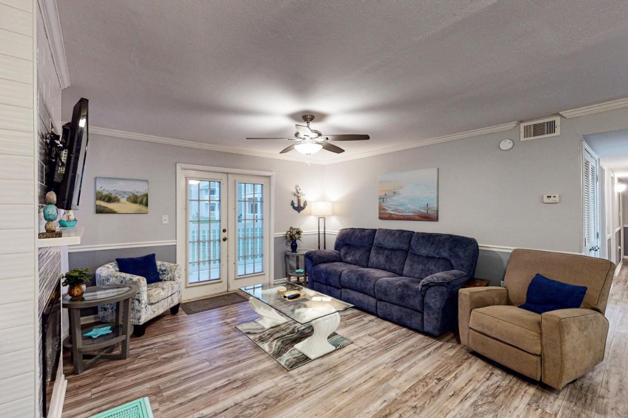 Colony Club E1 Apartment