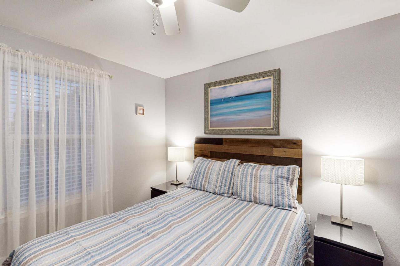 Colony Club E1 Apartment