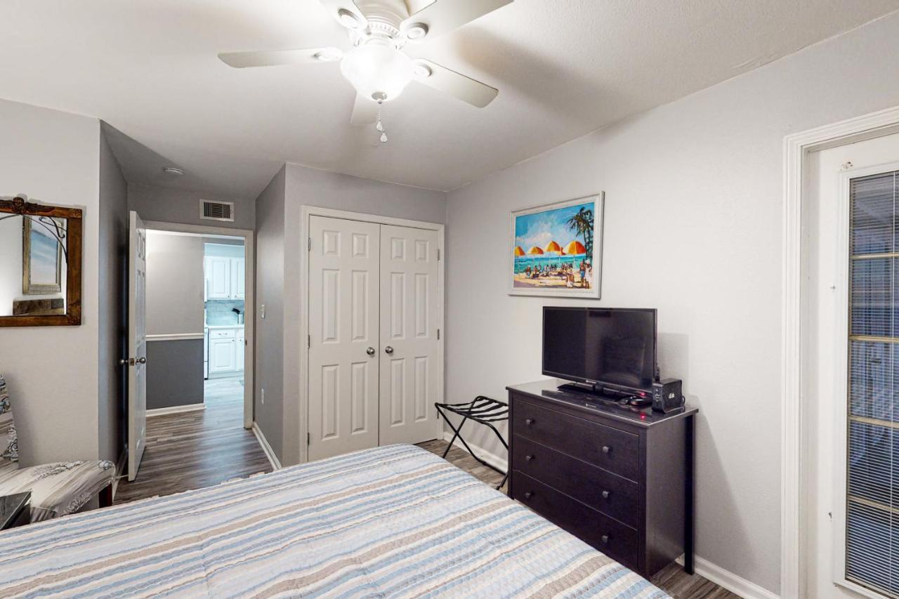 Colony Club E1 Apartment