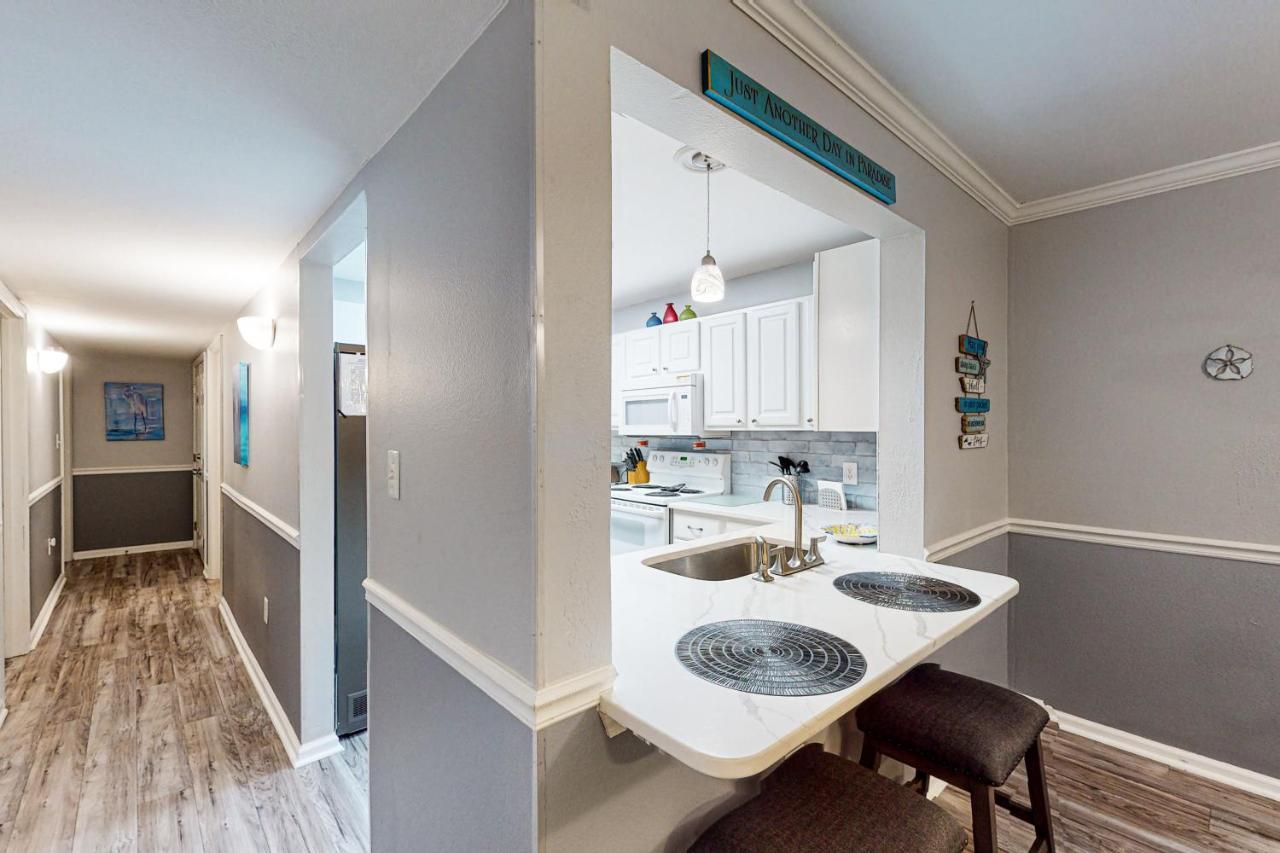 Colony Club E1 Apartment *