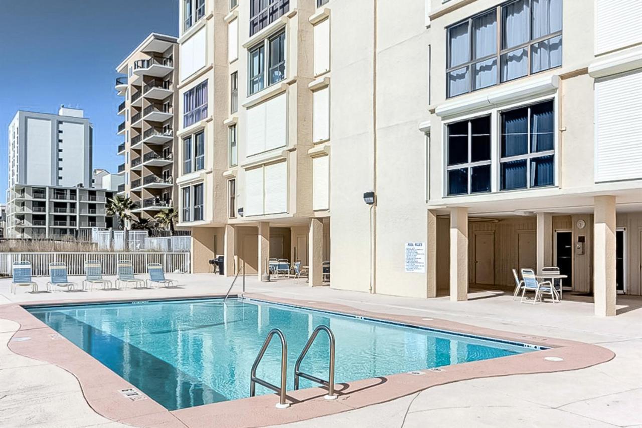 Edgewater West 92 *