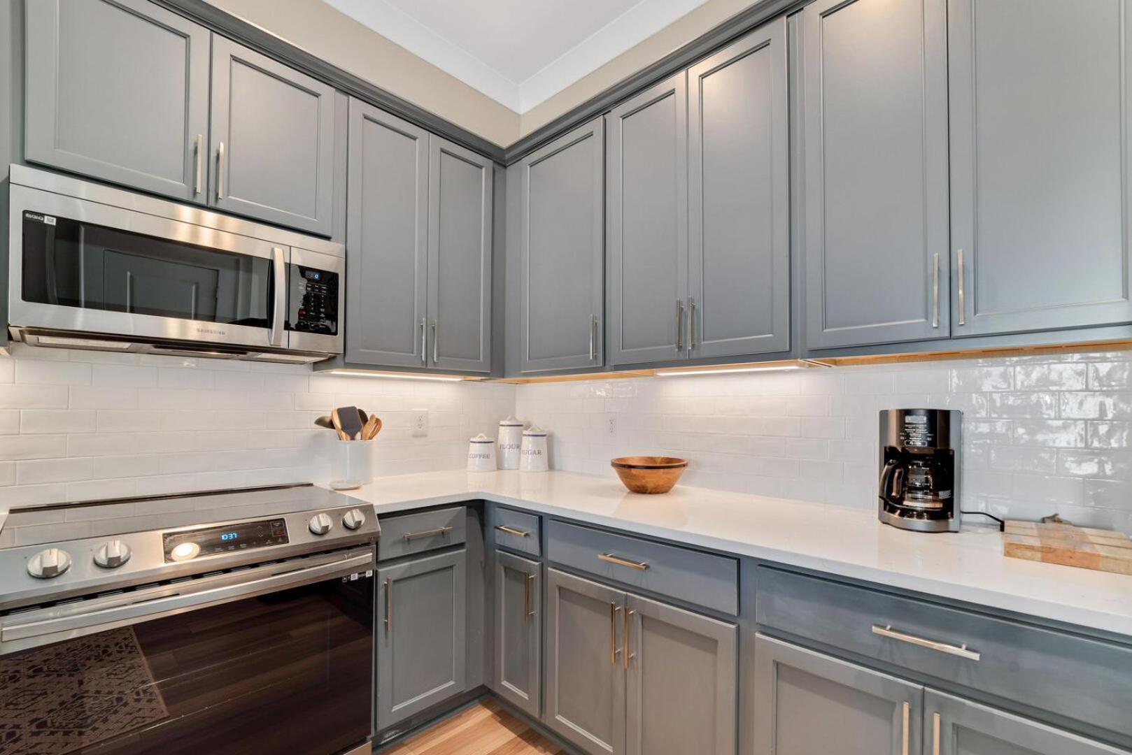 Newly Built, Luxury W/ Pool & Access Holiday home