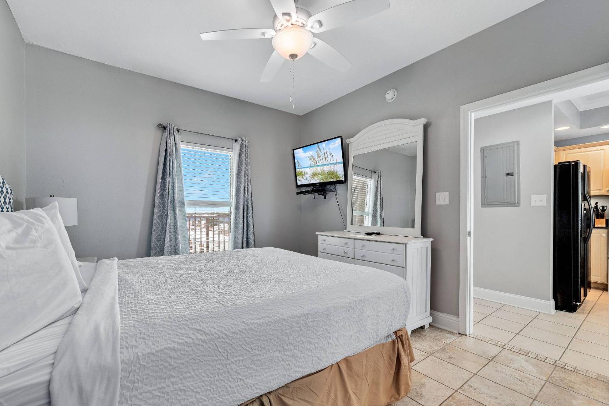 Crystal Shores 701 Holiday home *