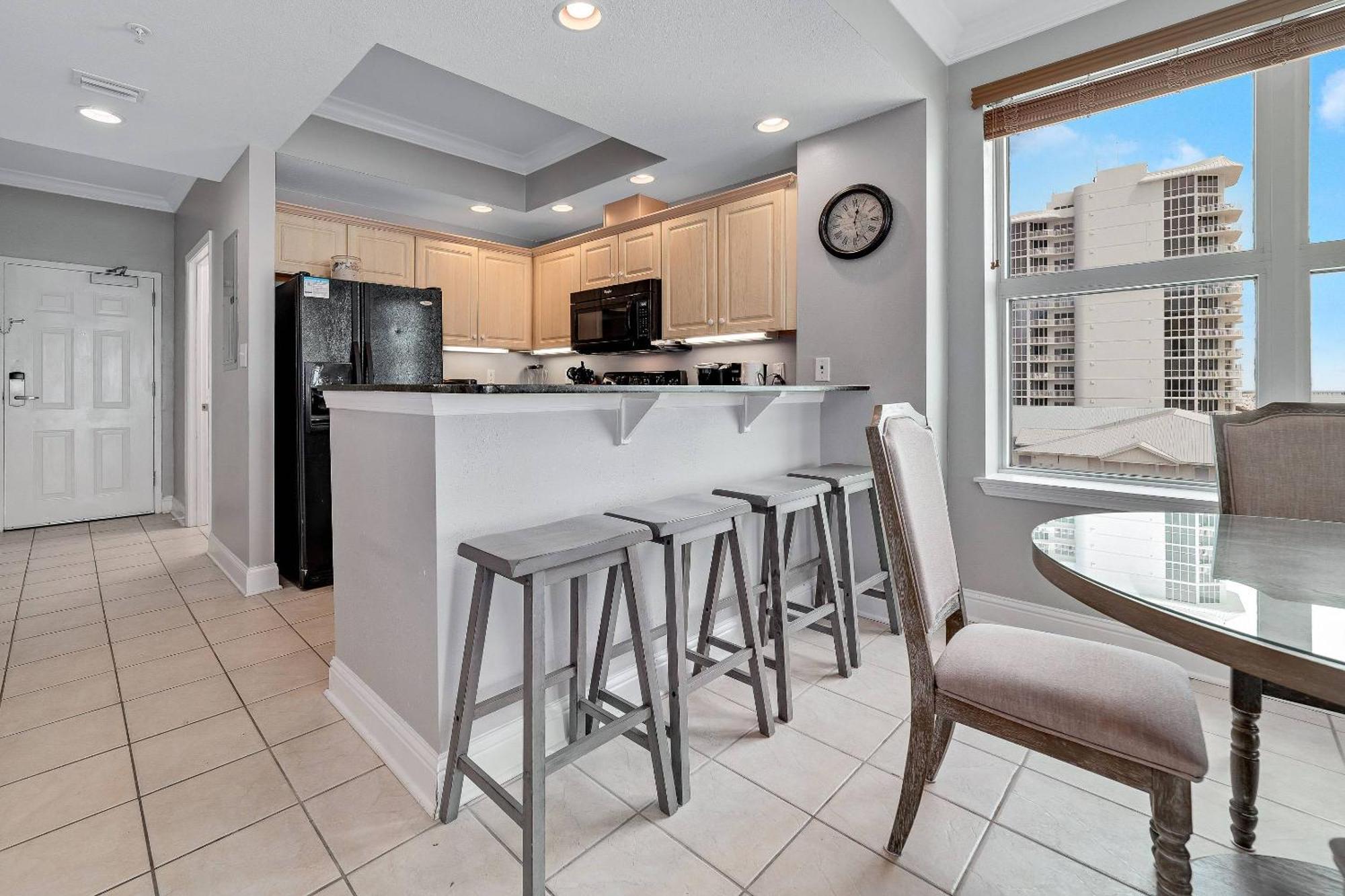 Crystal Shores 701 Holiday home
