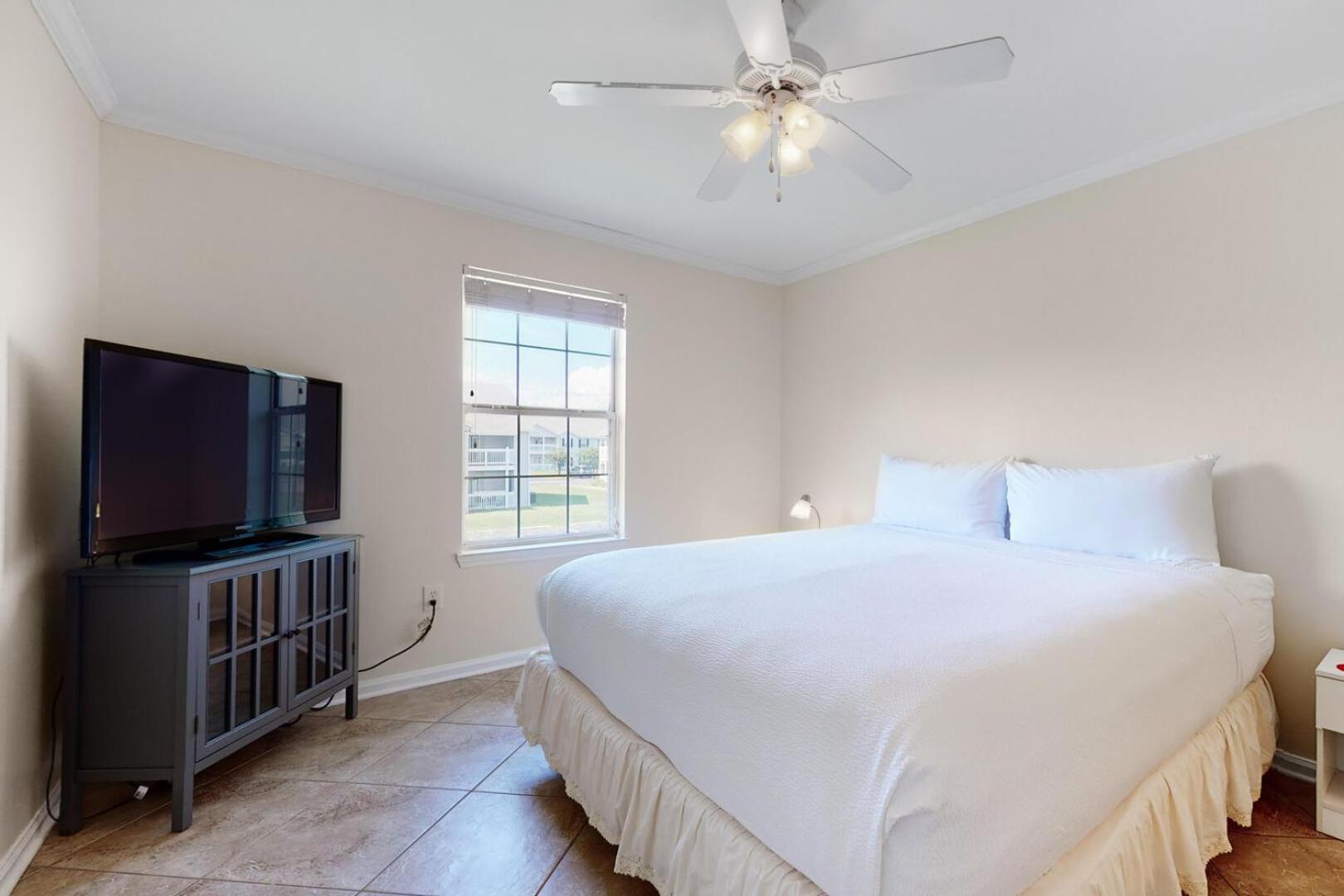 3b/2b W/ Pool & Tennis Court, Sleeps 6 Holiday home