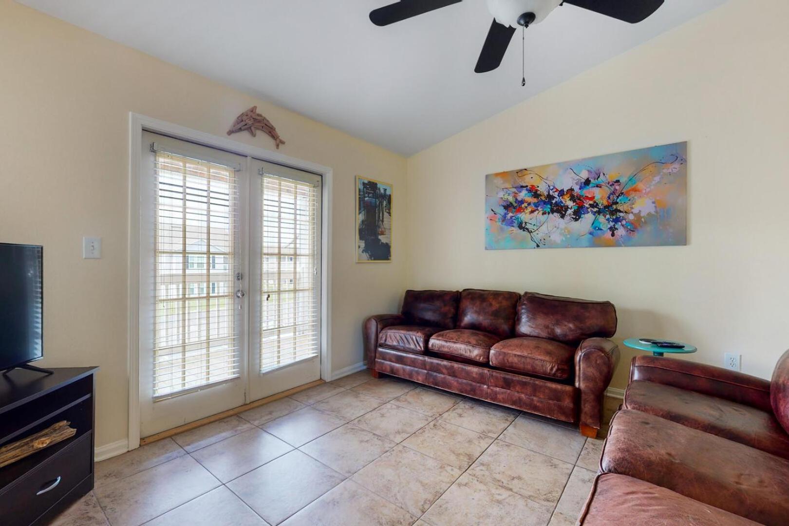 3b/2b W/ Pool & Tennis Court, Sleeps 6 Holiday home Gulf Shores