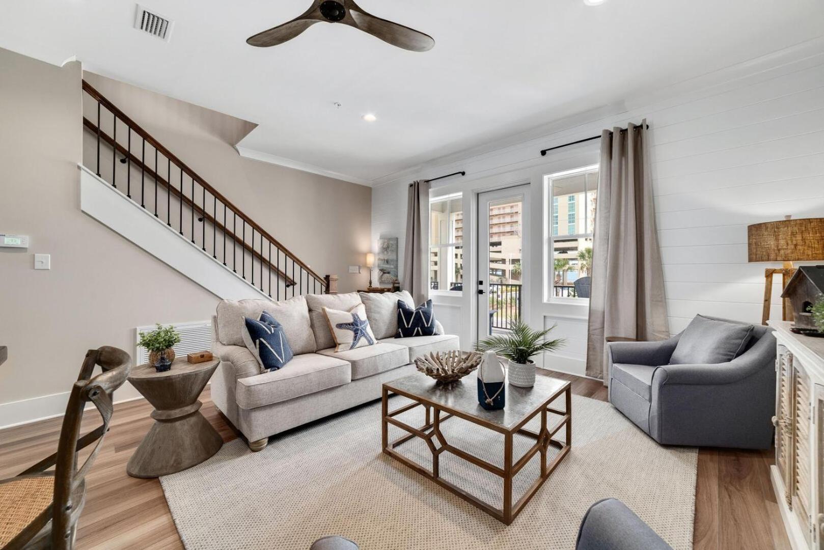 Newly Built, Luxury W/ Pool & Access