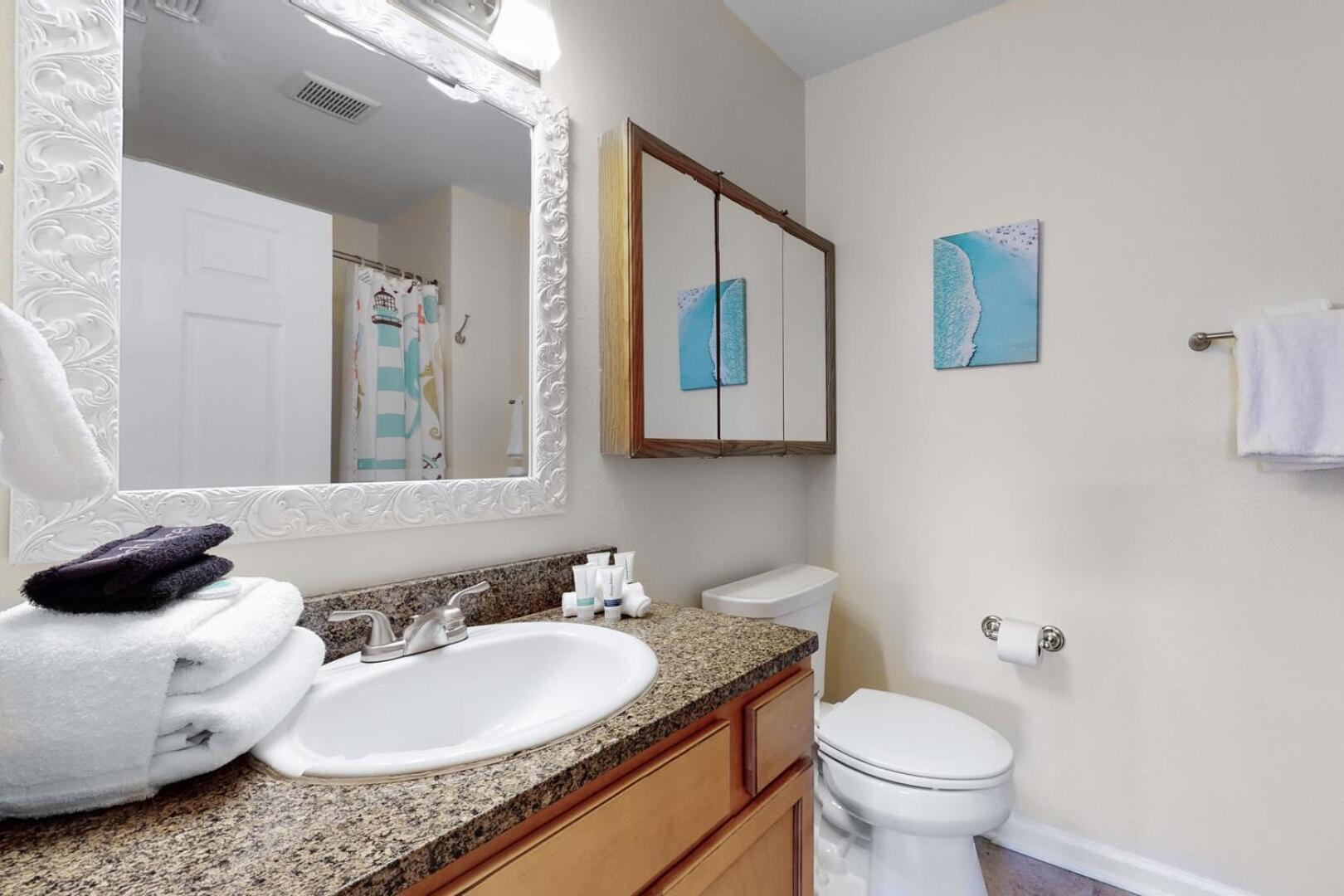 Holiday home 3b/2b W/ Pool & Tennis Court, Sleeps 6 *