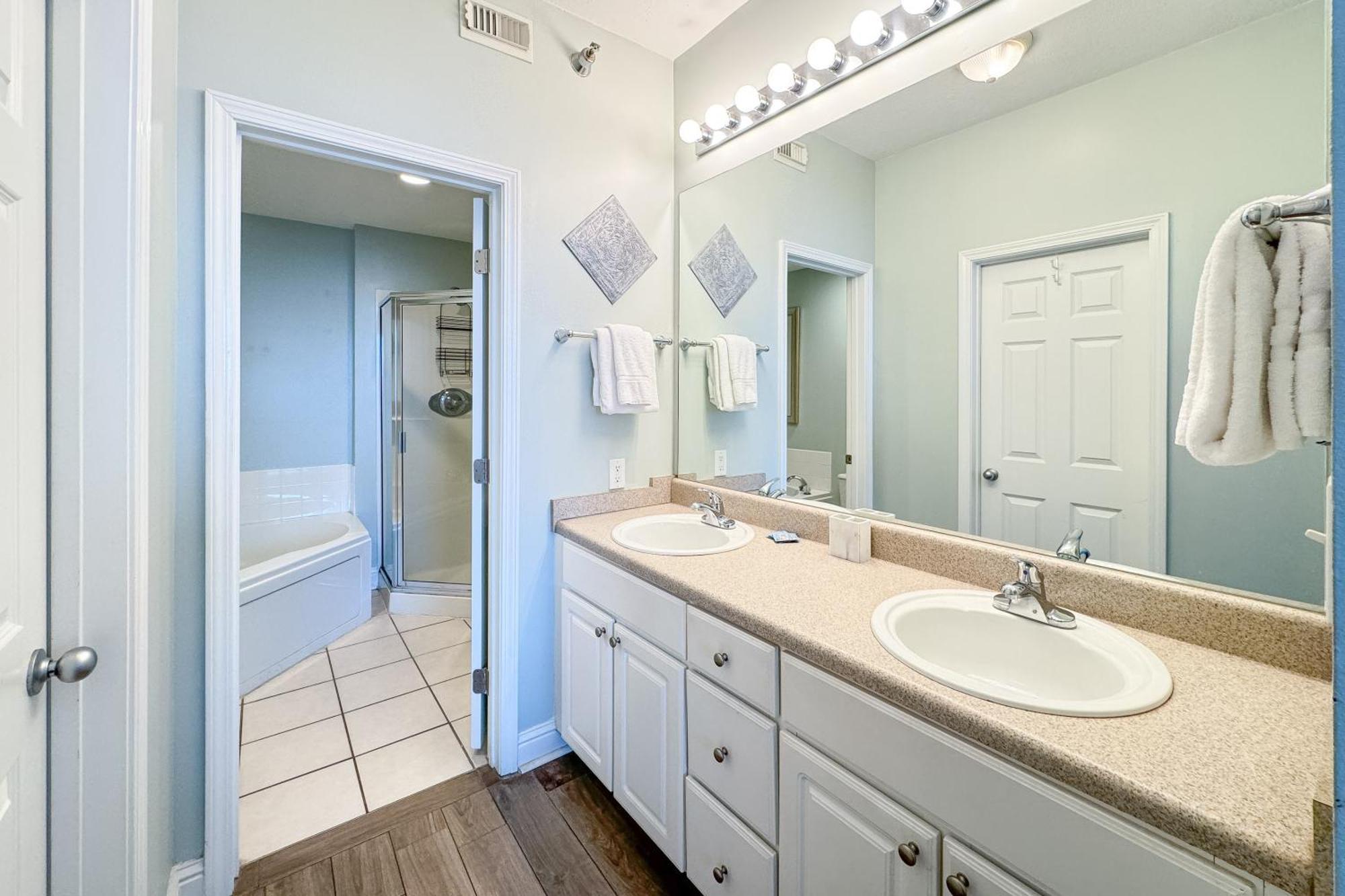 Lighthouse 816 - New Luxury Beachfront * Gulf Shores