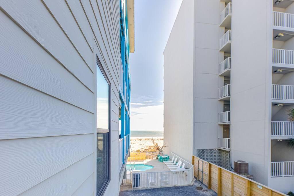 Apartment Comfy ~ Steps Away From The Beach! *