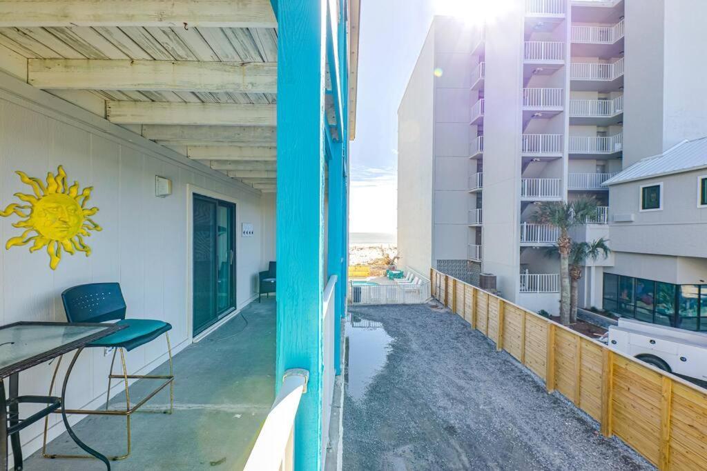 Comfy ~ Steps Away From The Beach! Apartment Gulf Shores
