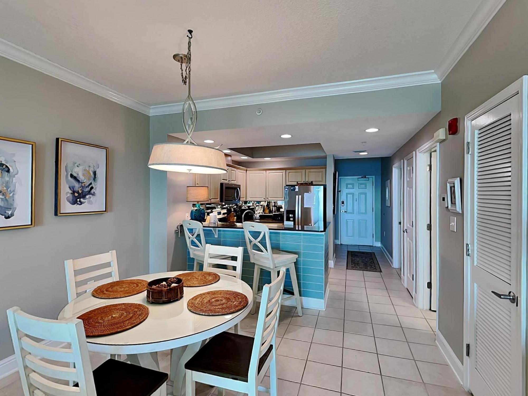 Crystal Shores 1005 *
