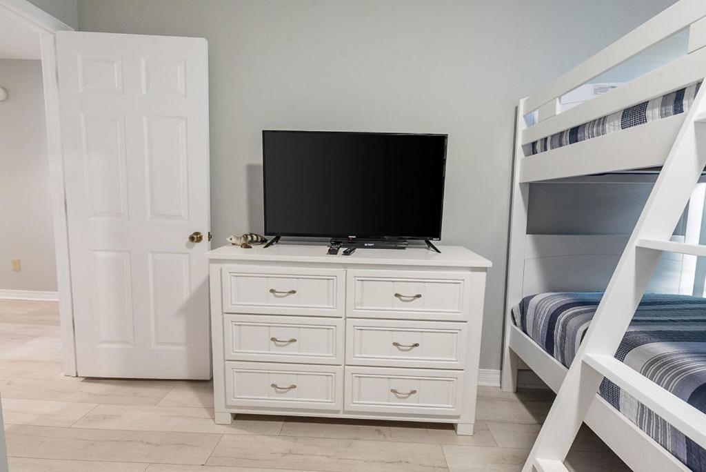 Sea Oats B105 By Albvr - Pet Friendly - Balcony - Easy Access!