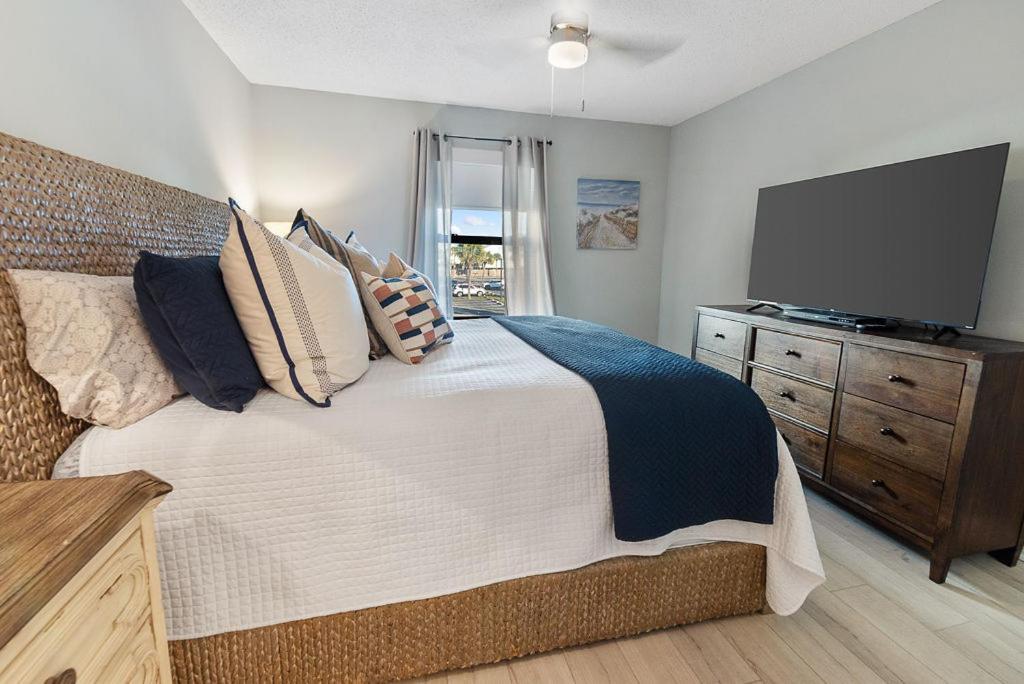 Holiday home Sea Oats B105 By Albvr - Pet Friendly - Balcony - Easy Access!