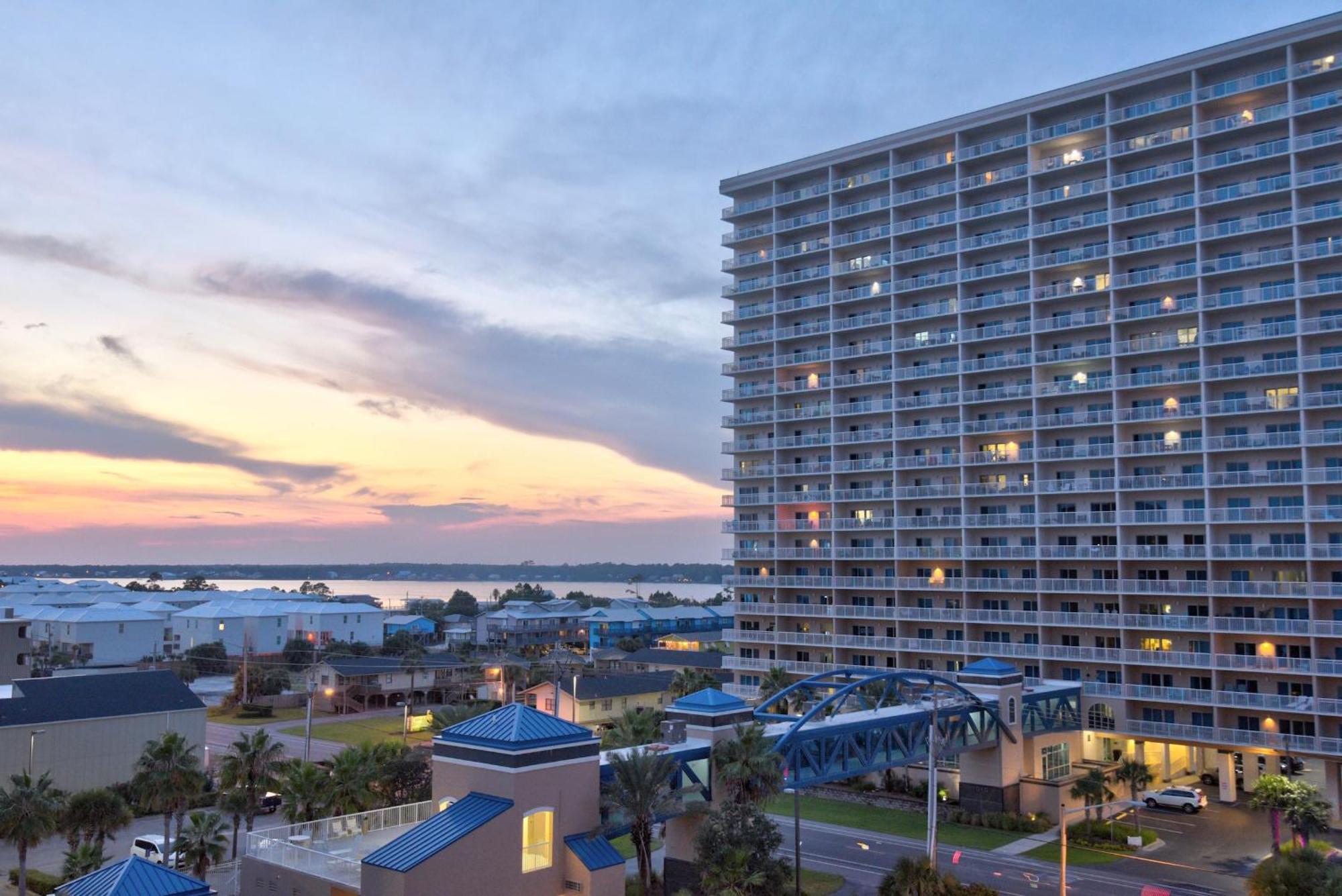 Edgewater West 82 *