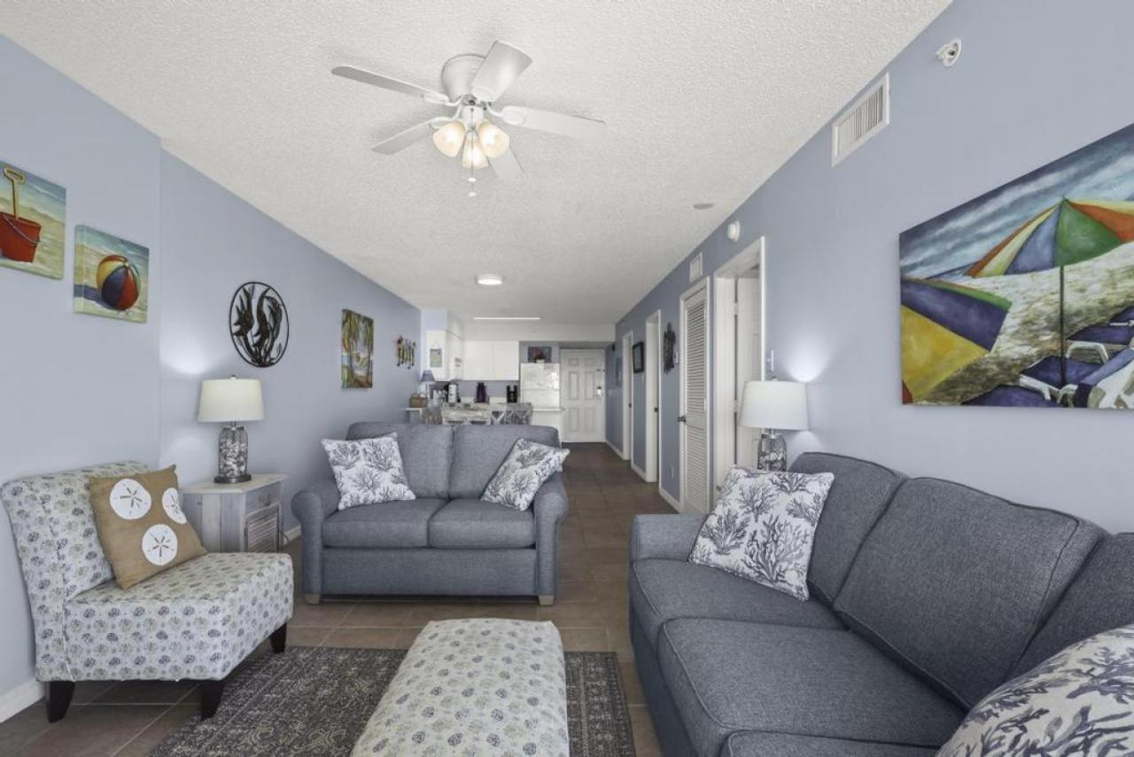 Royal Palms 705