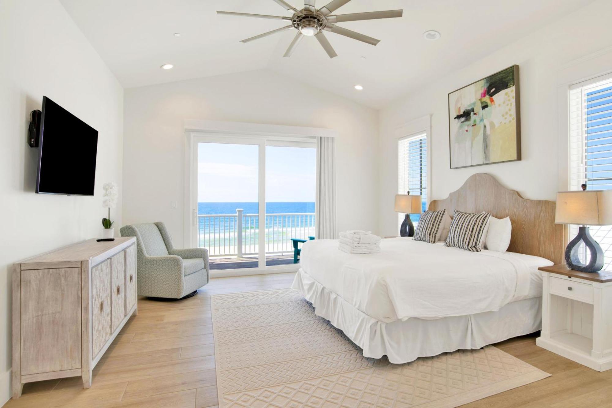 Seaside West 12 Bdrm, 11,5 Bath, Private Pools, Sleeps 36 Holiday home