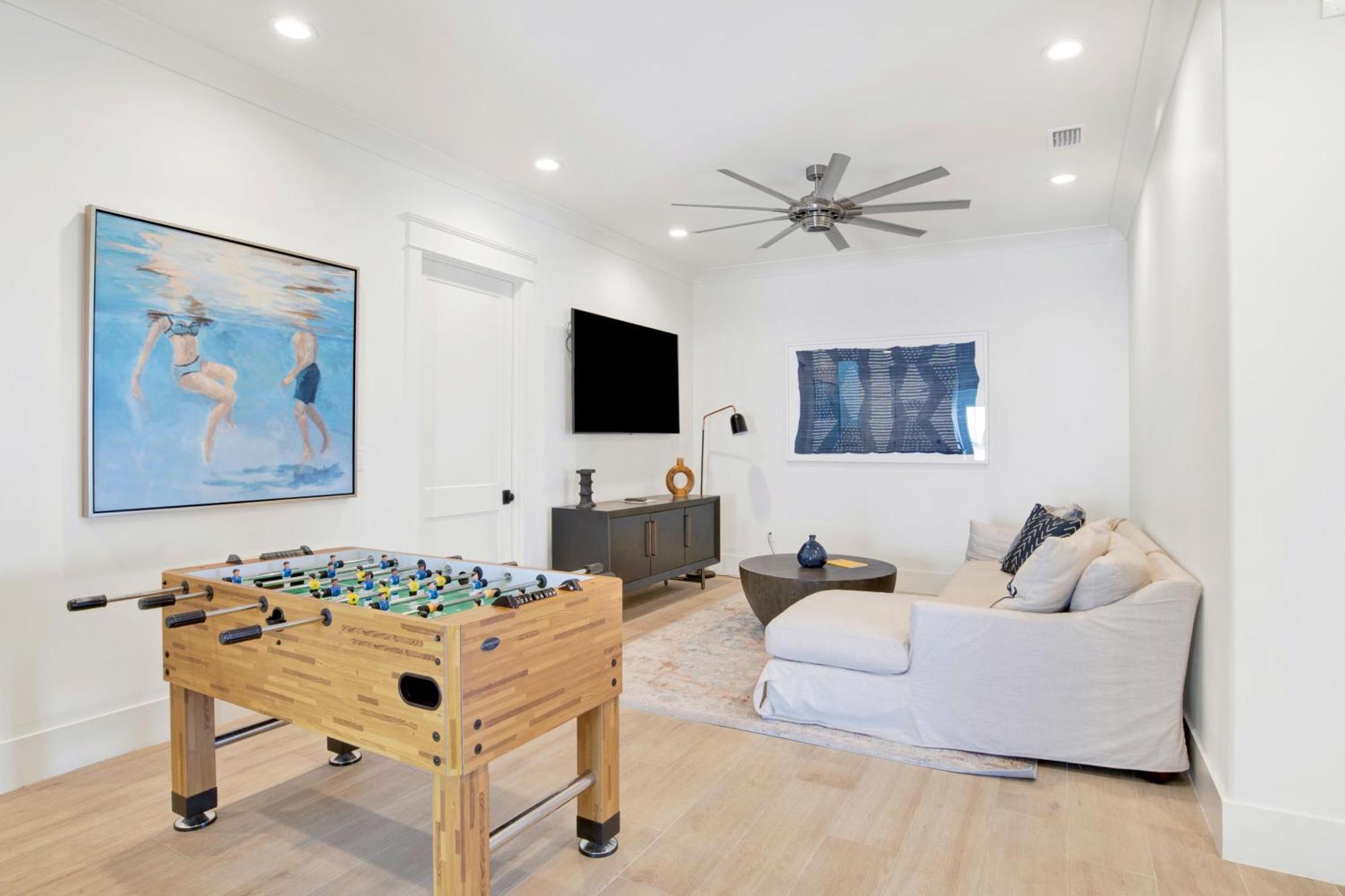 Seaside West 12 Bdrm, 11,5 Bath, Private Pools, Sleeps 36 Holiday home