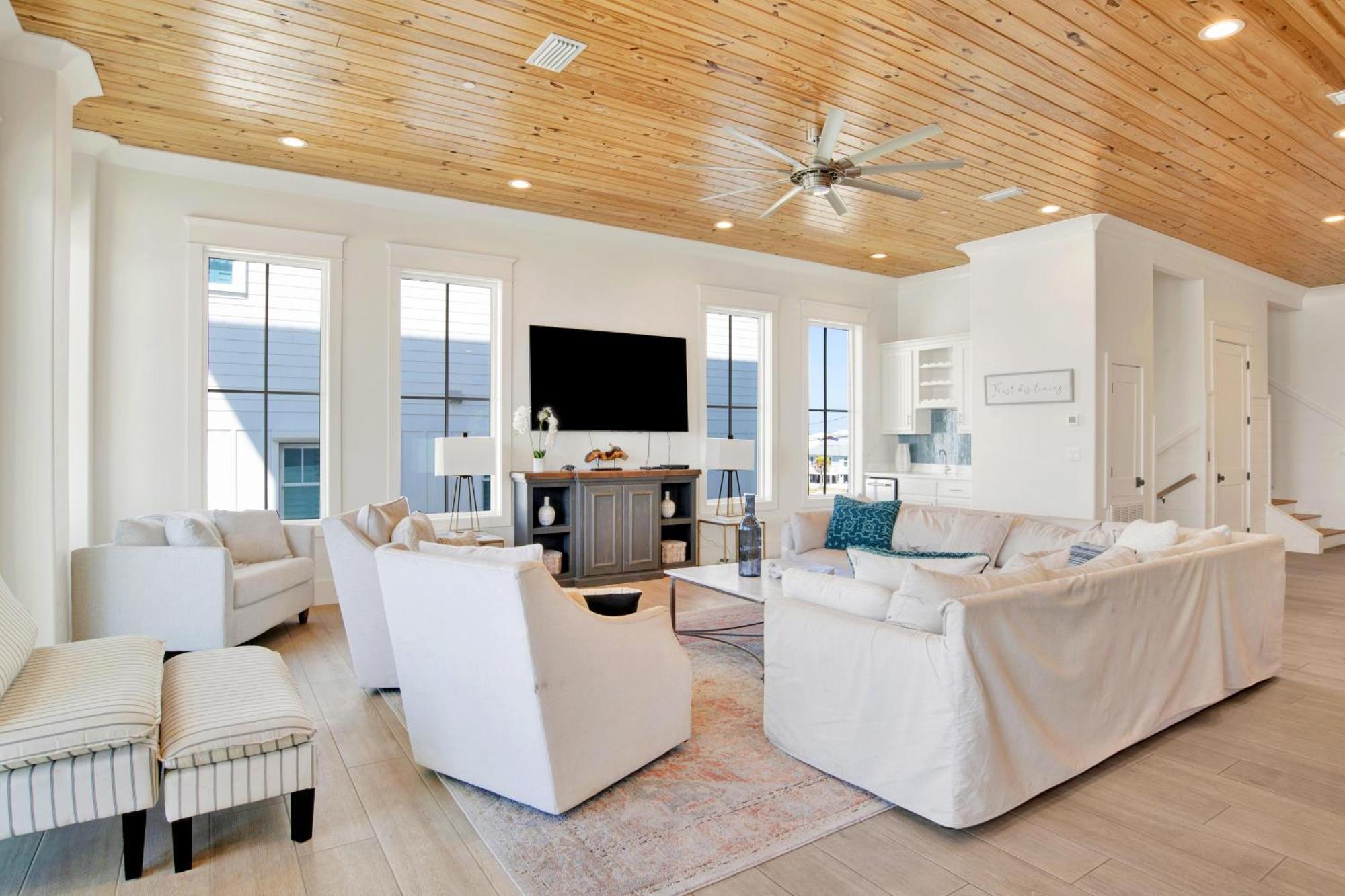 Seaside West 12 Bdrm, 11,5 Bath, Private Pools, Sleeps 36 Holiday home *