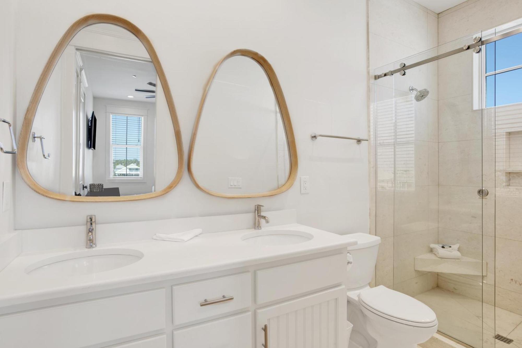 Seaside West 12 Bdrm, 11,5 Bath, Private Pools, Sleeps 36 Holiday home Gulf Shores