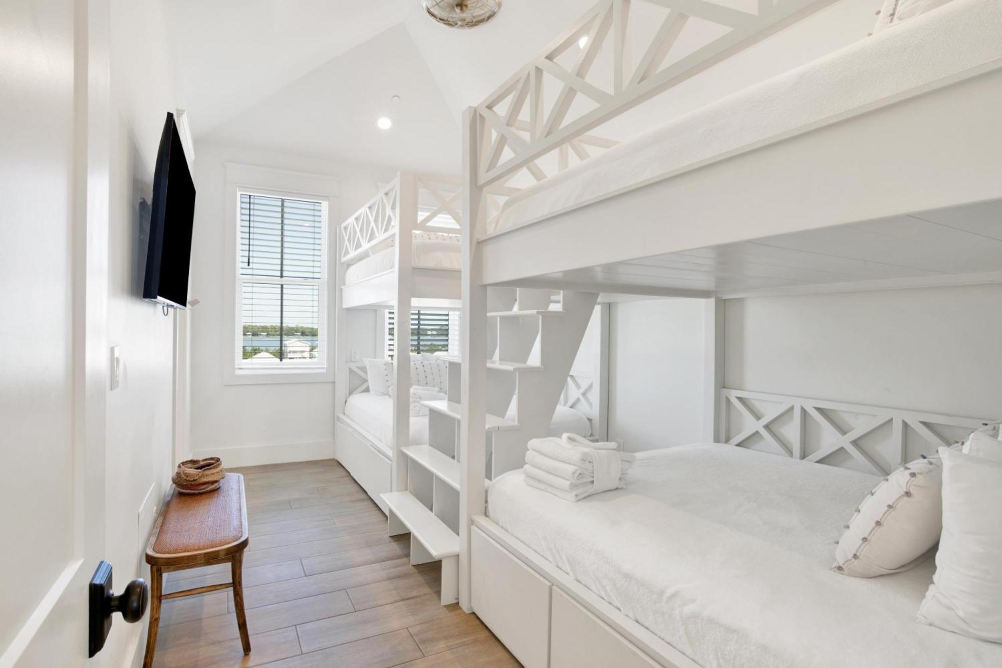 Seaside West 12 Bdrm, 11,5 Bath, Private Pools, Sleeps 36 * Gulf Shores