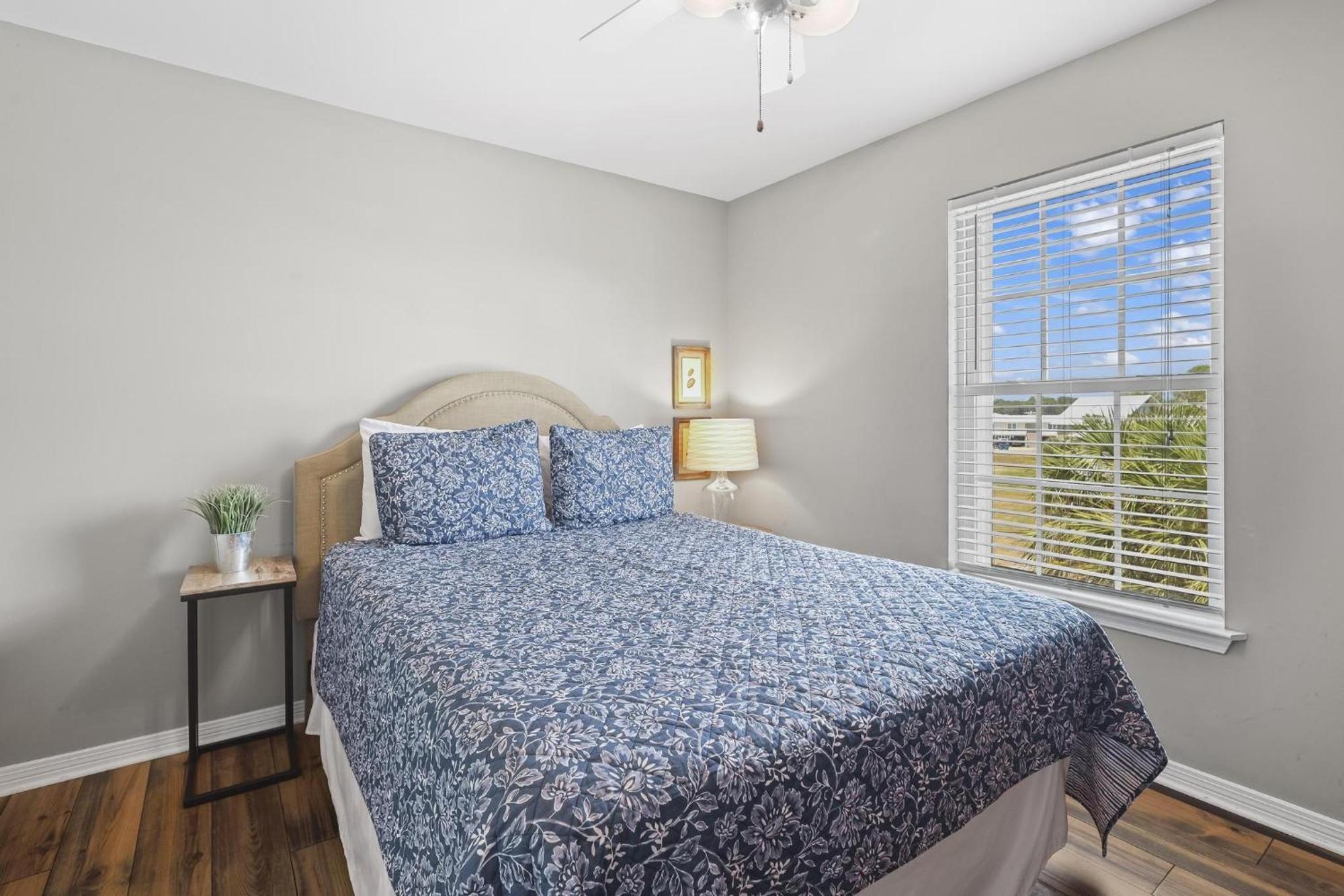 214 Shoreland Holiday home