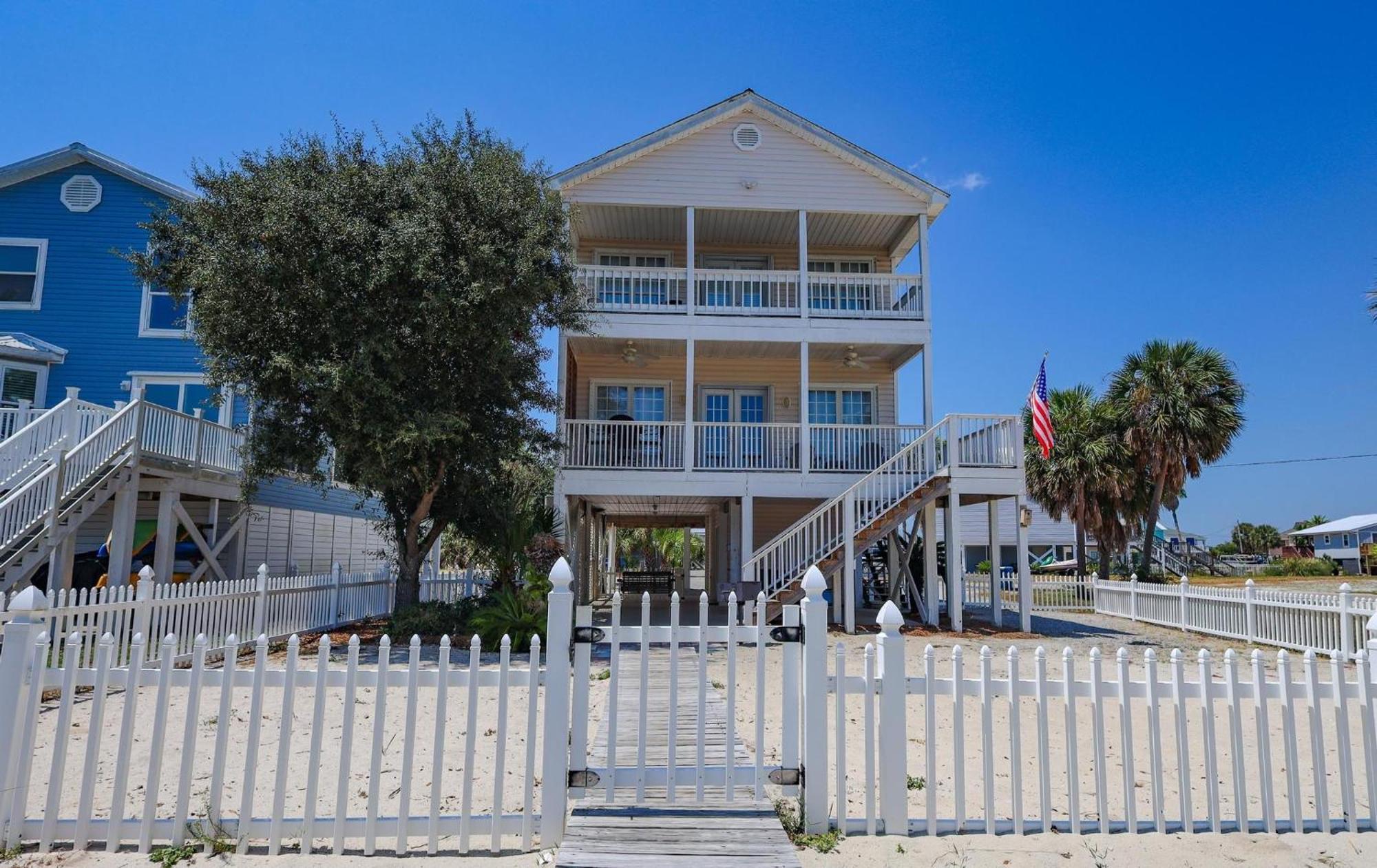 214 Shoreland *