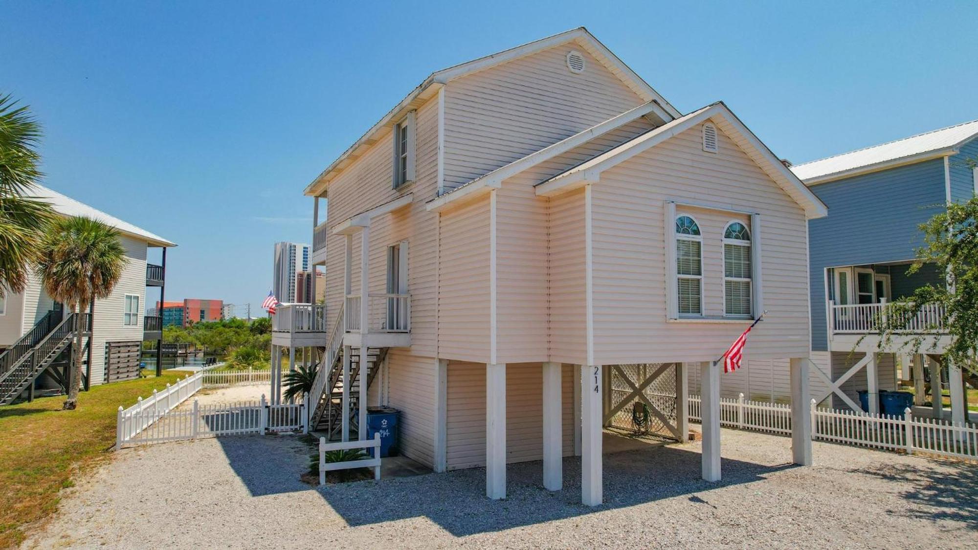 214 Shoreland Holiday home