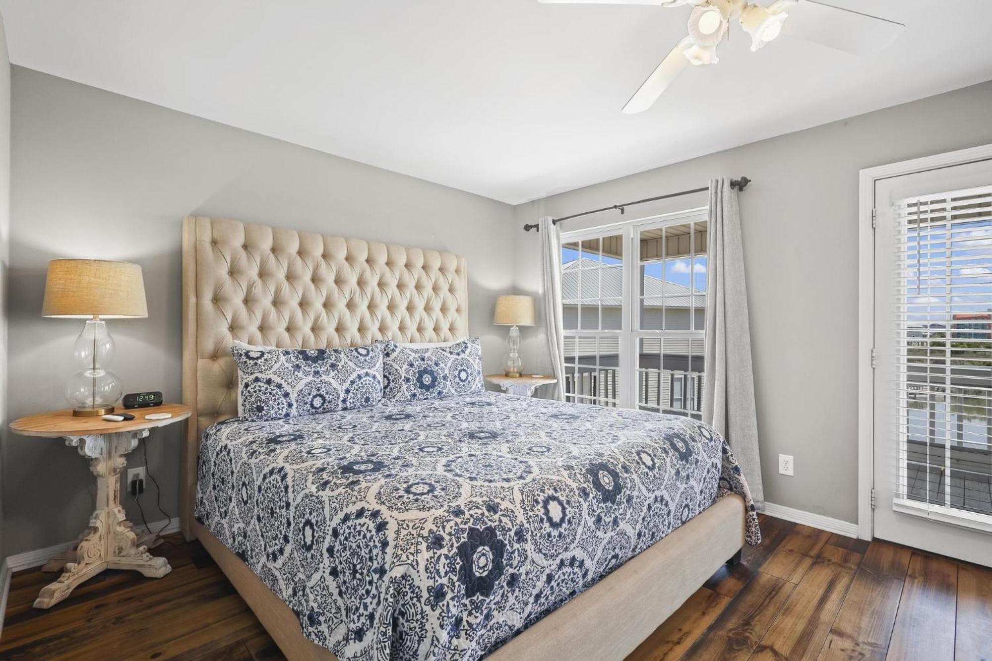 214 Shoreland Holiday home *