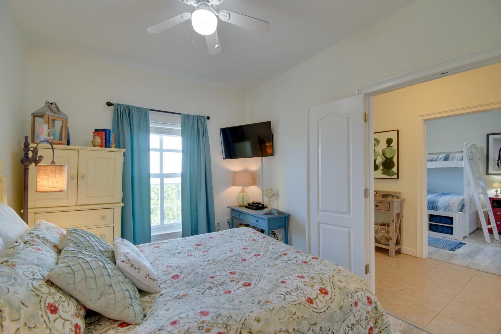 Beachfront Family Escape Pool Access