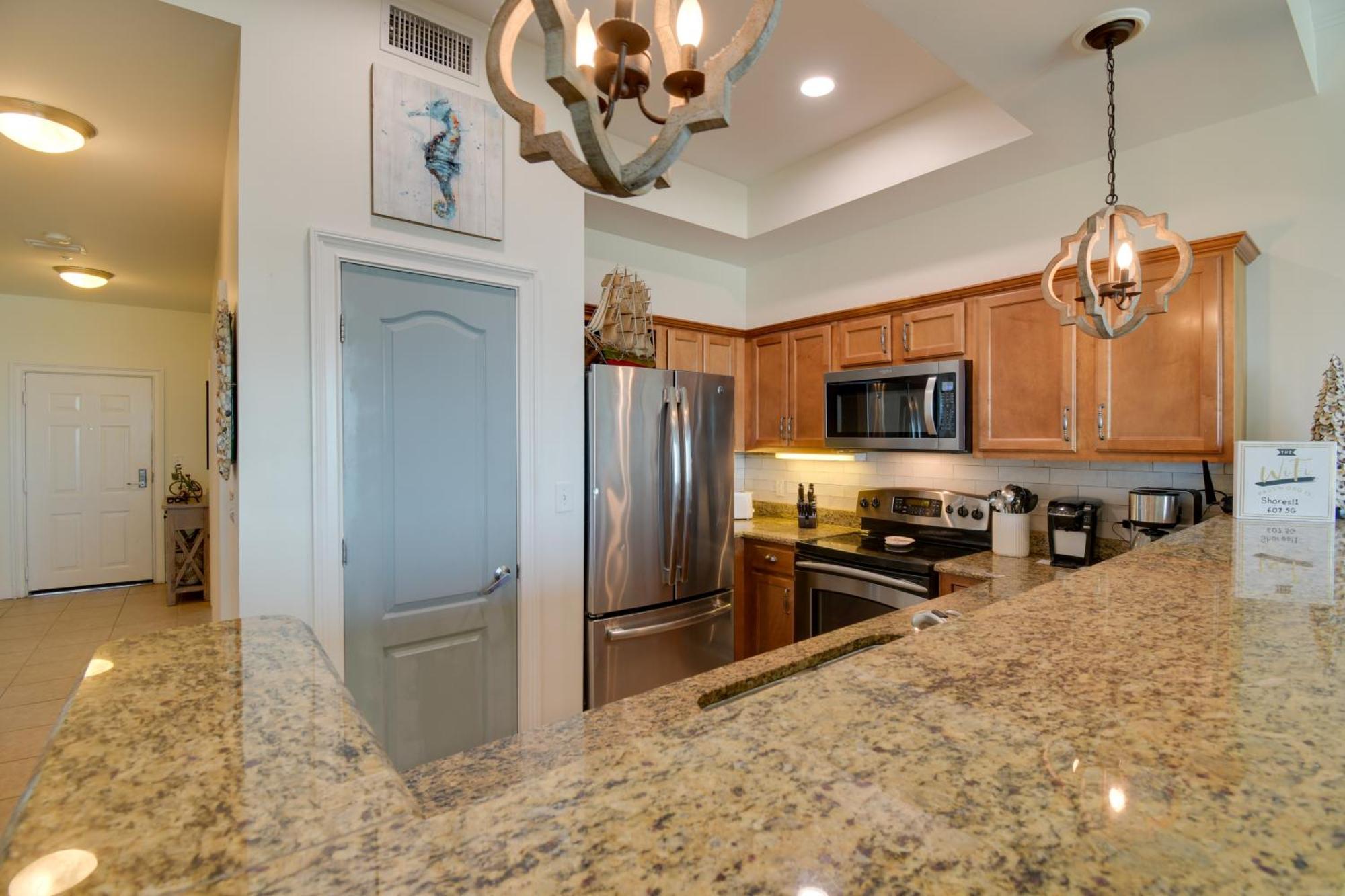 Apartment Beachfront Family Escape Pool Access *