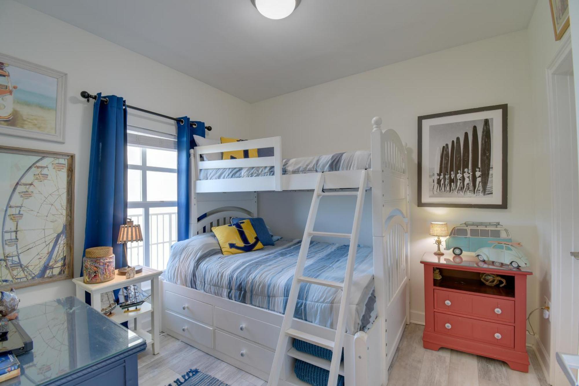 Apartment Beachfront Family Escape Pool Access *