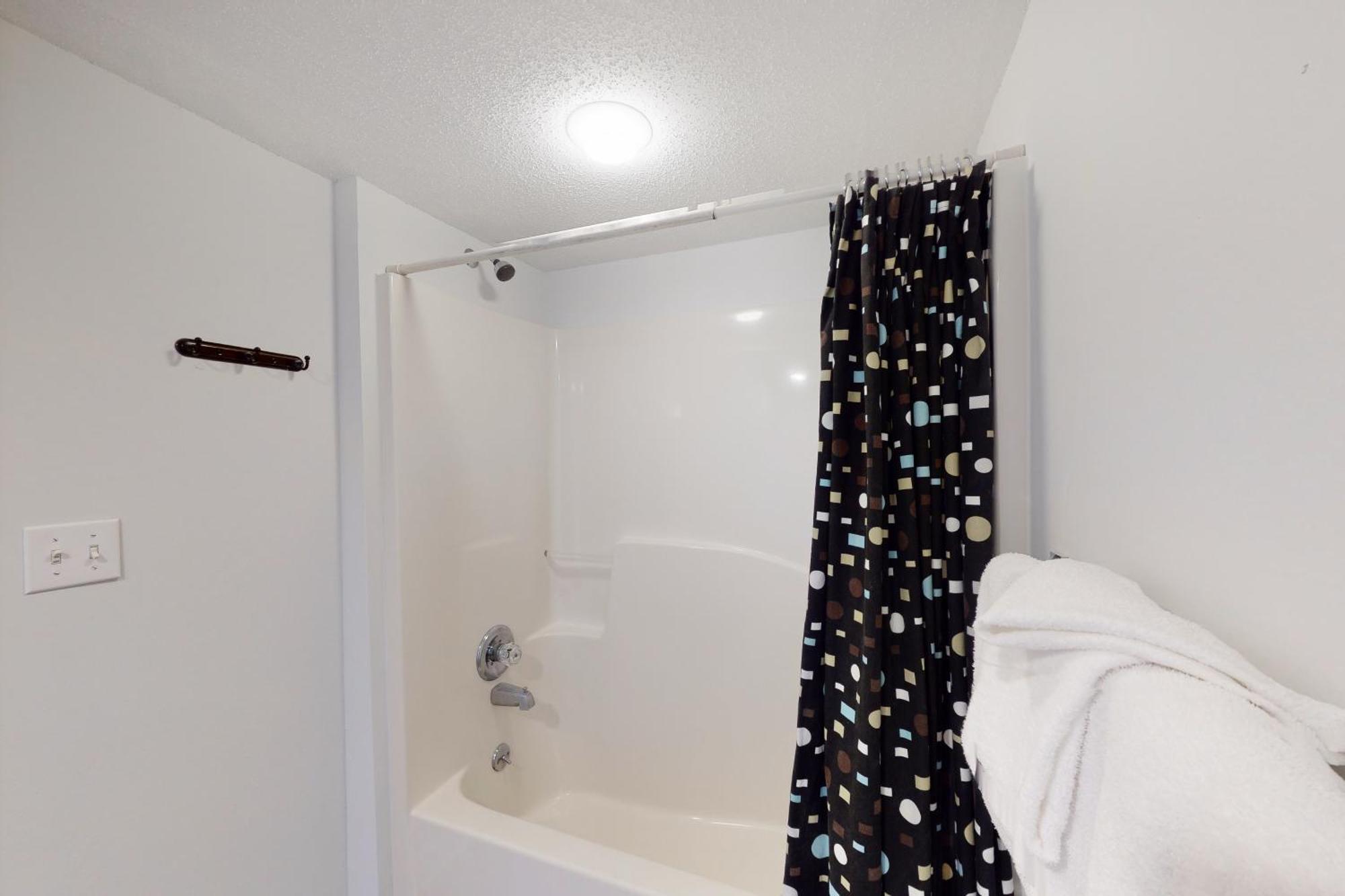 Ocean House Ii 2501 *