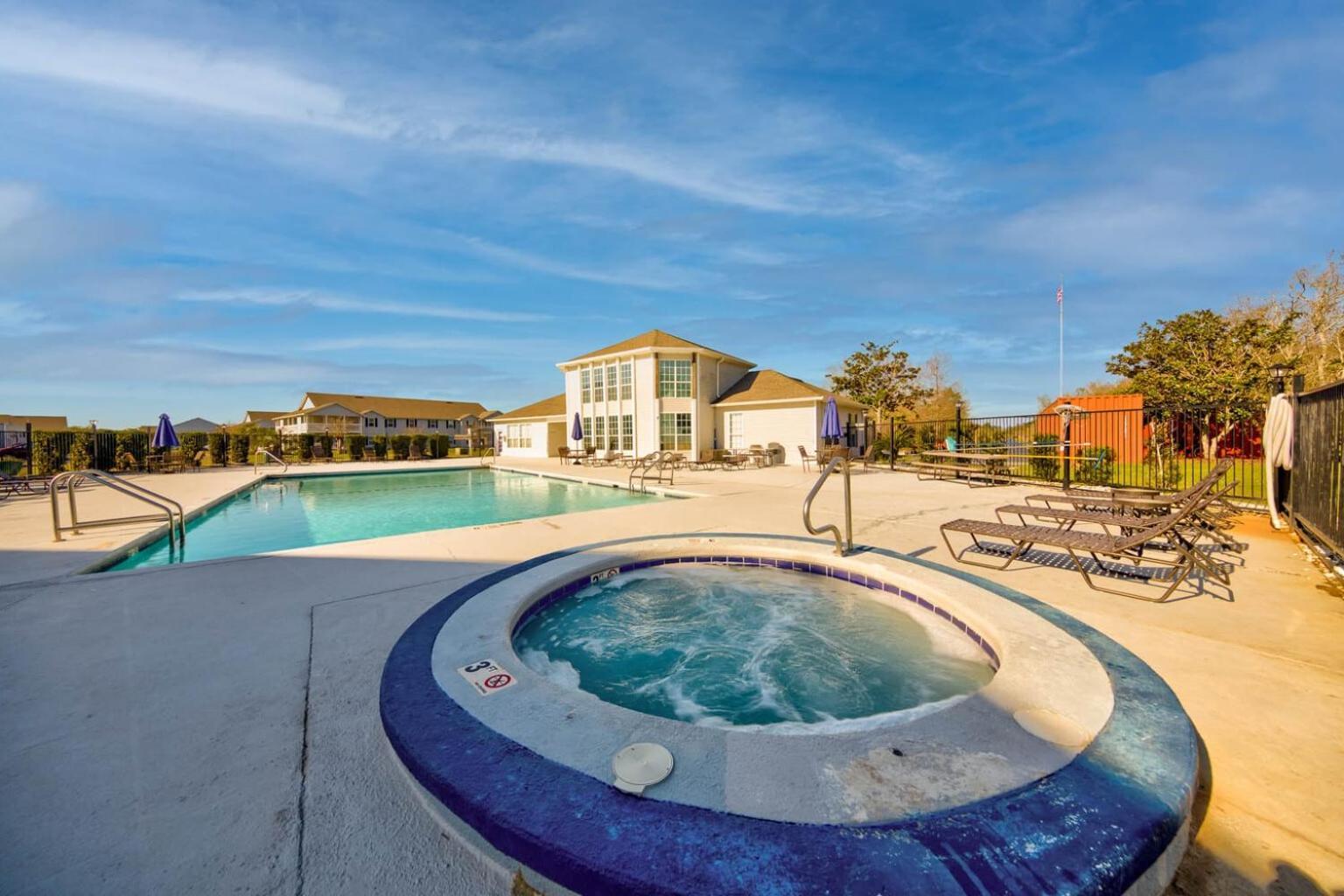 Colony Club T8 By Collection