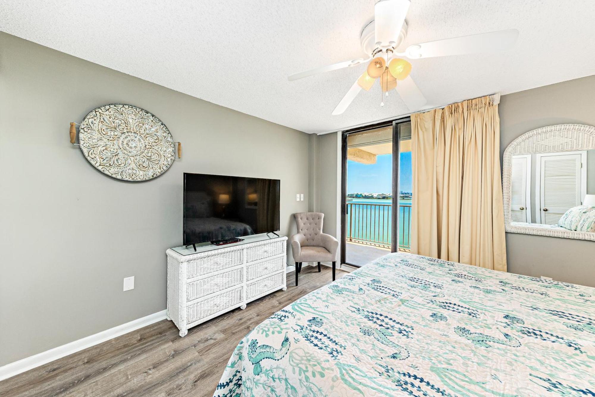 Apartment Compass Point 303 *