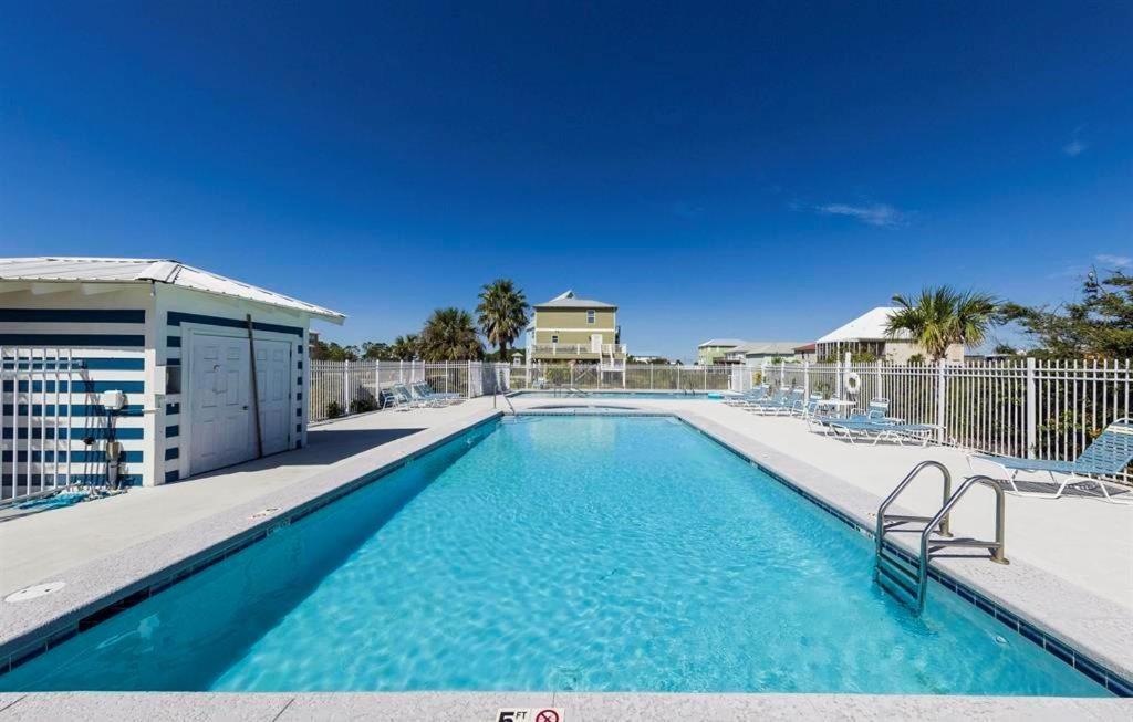 Barton's House-350 S Breakers *