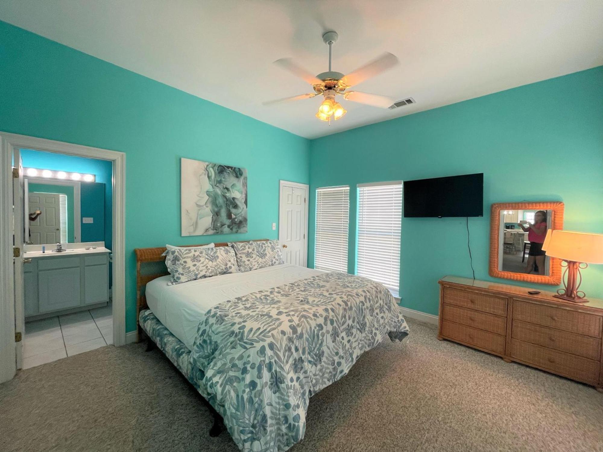 Barton's House-350 S Breakers Holiday home