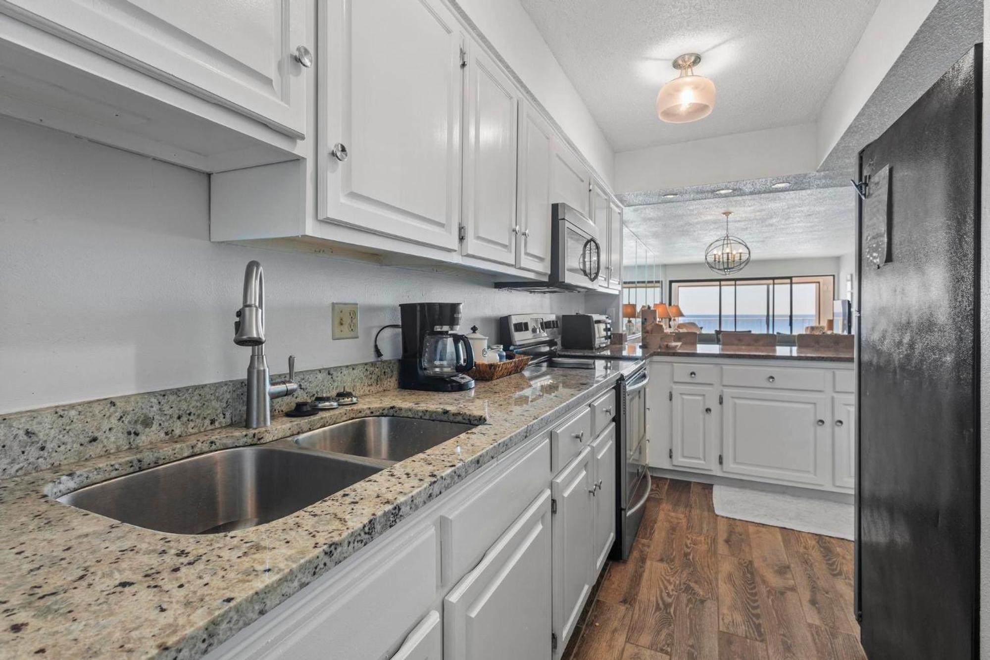 Edgewater 31 *