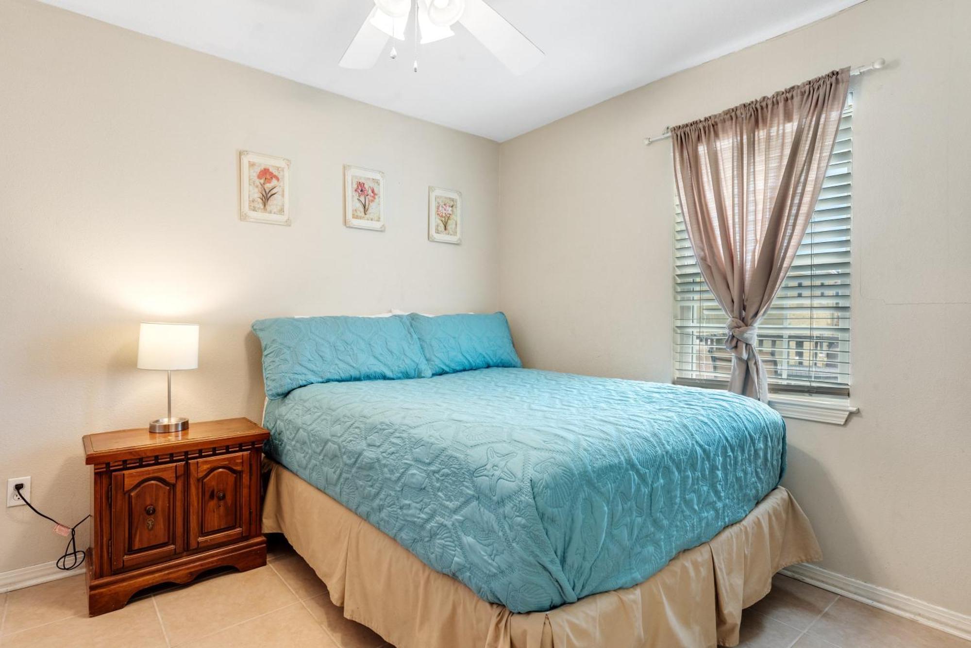 Byron's Beach House * Gulf Shores