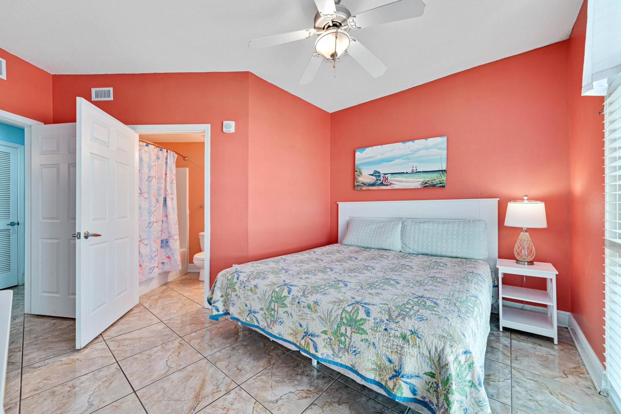 Crystal Shores West 101 Holiday home