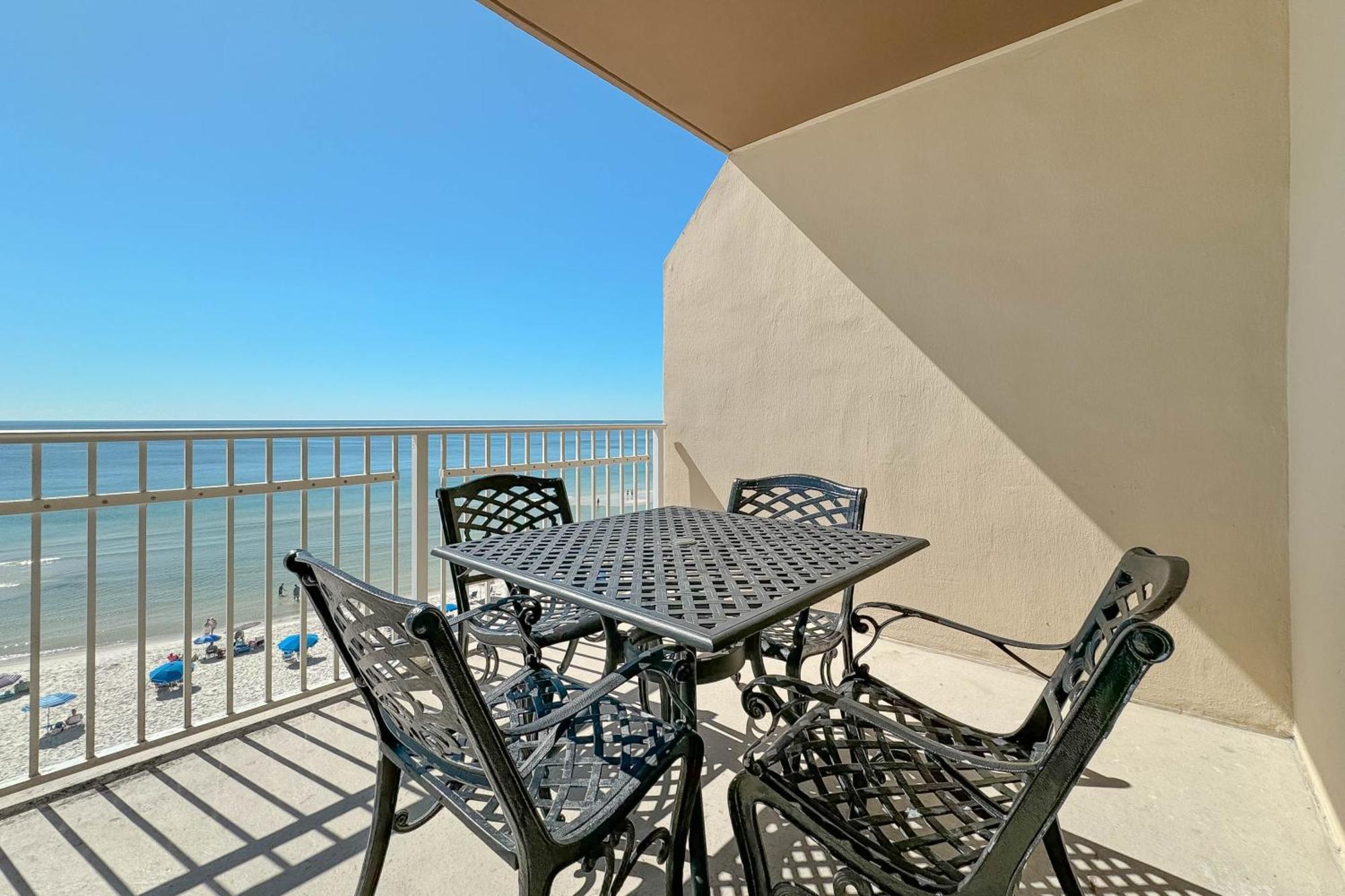 Crystal Shores West 101 Holiday home