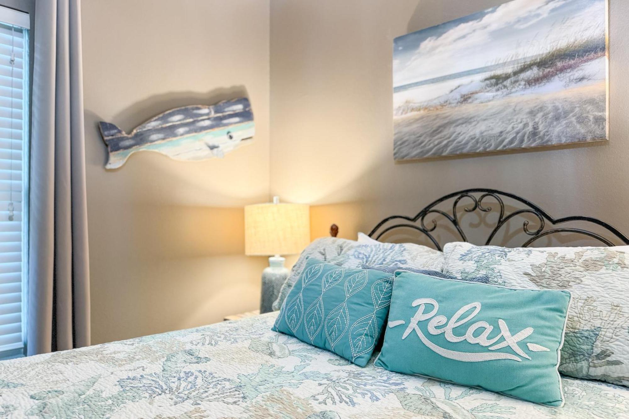 Crystal Shores West 105 Holiday home